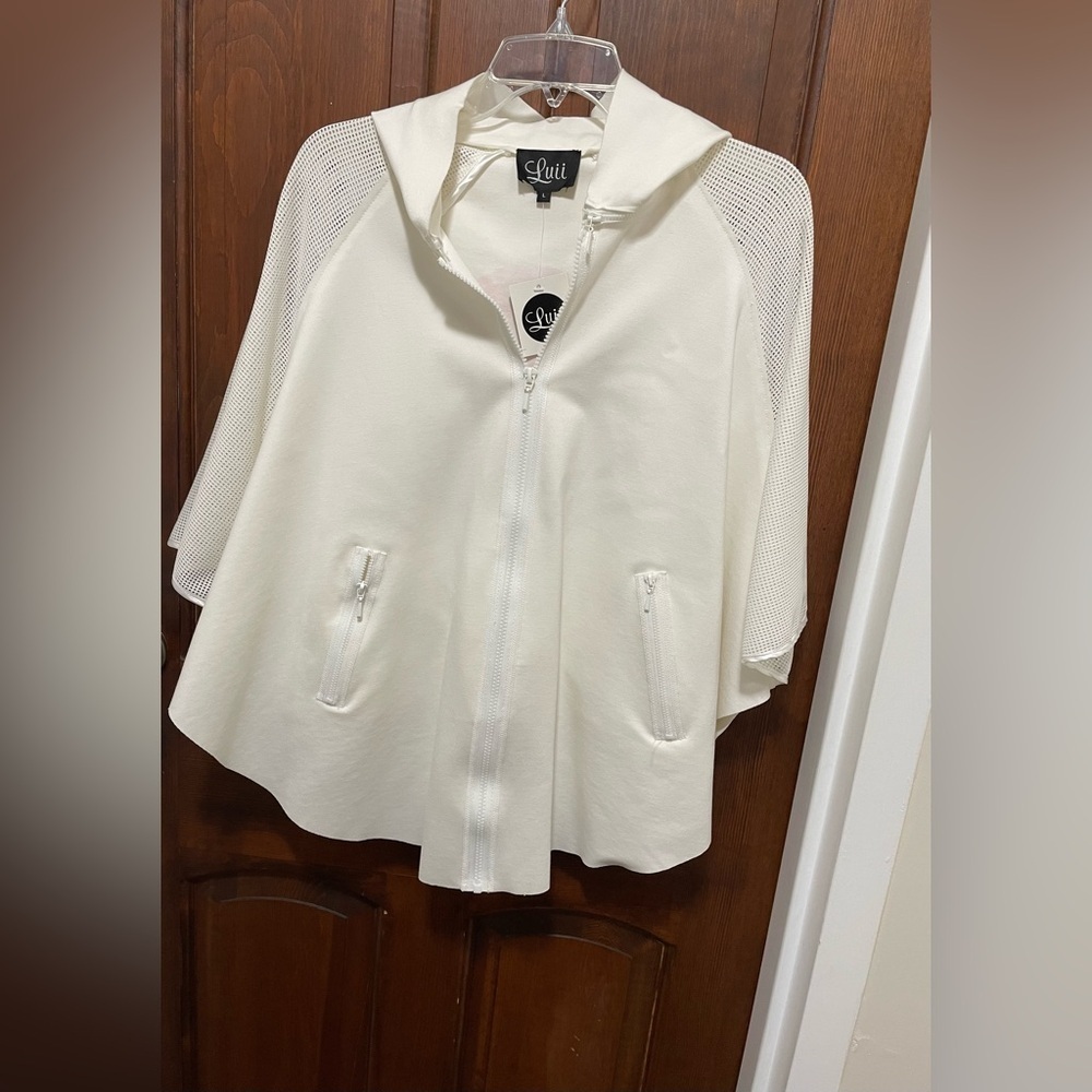 Luii & Me Inc women’s white Poncho with removable hood front zipper, size large